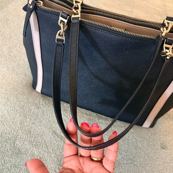 Kate Spade Large Hazel Court
Mason Bow Tie Bag - Picture 9 of 12